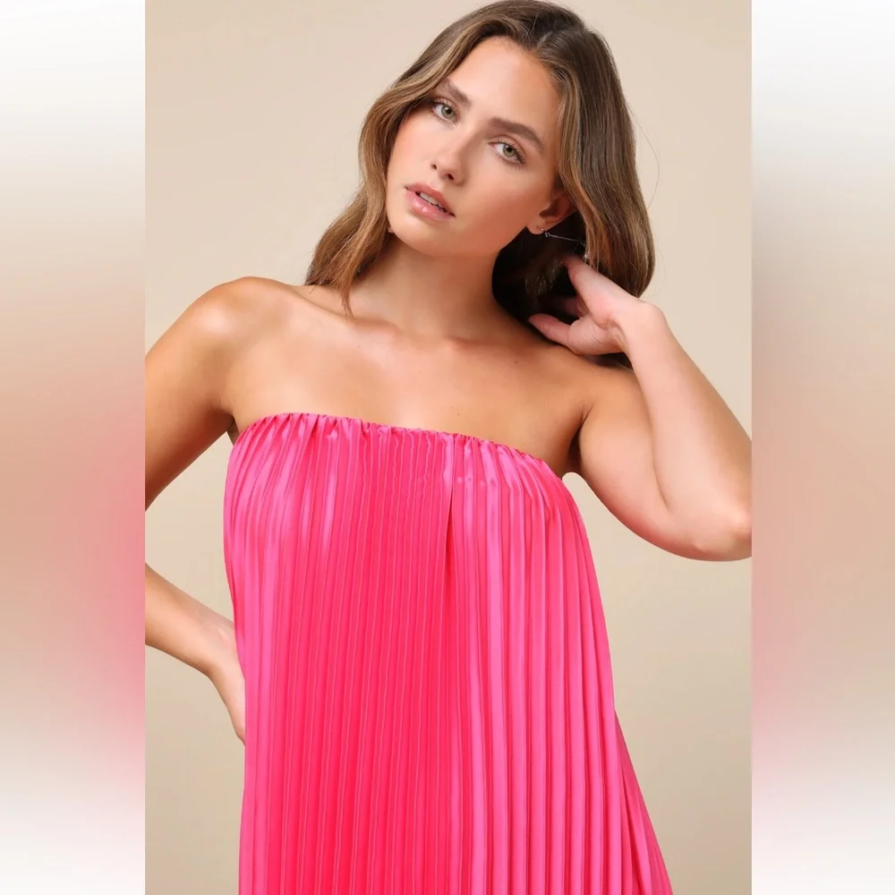 Divian Hot Pink Ombre Pleated Swing Maxi Dress - Picture 2 of 5